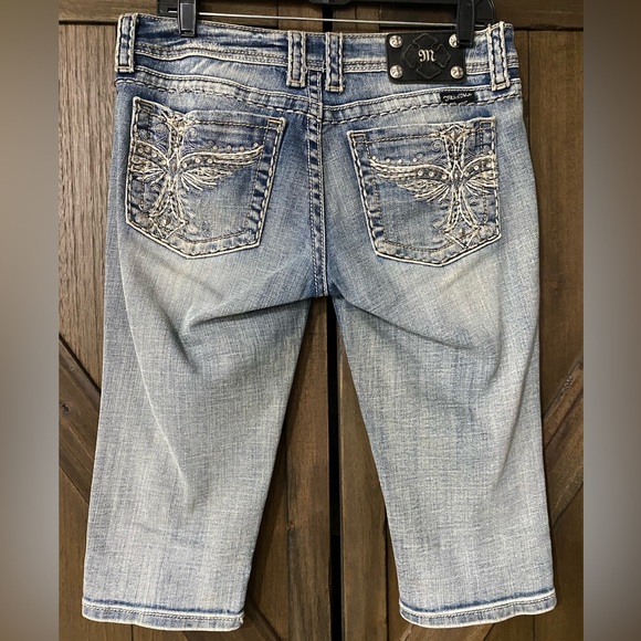 Miss Me Bermudas - Picture 3 of 4